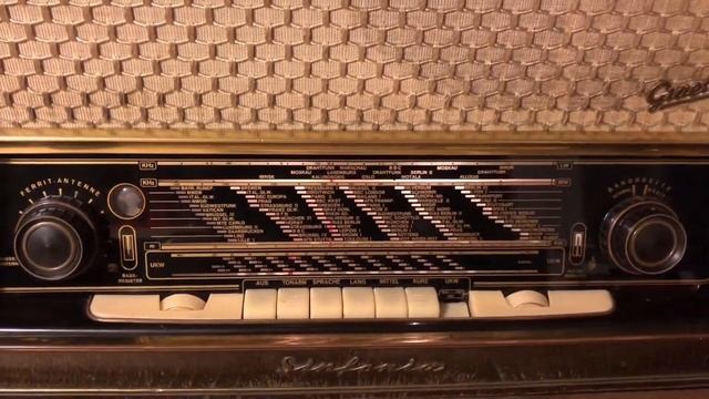 советская радиолампа 6Е5С (6e5s) в немецком радиоприемнике Graetz Sinfonia вместо VALVO EM34 смотреть онлайн