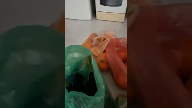 Что можно купить на базаре за 100 лир😁 С наступающими праздниками мои подписчики♥️🎄❄ смотреть онлайн