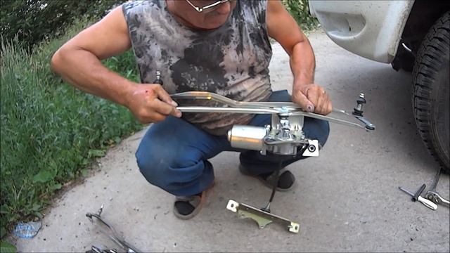 УАЗ Патриот  Замена трапеции стеклоочистителя