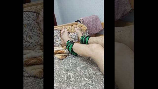 5.01.23г. Паша. Упражнение для ног. Шаг лёжа - в подушку смотреть онлайн