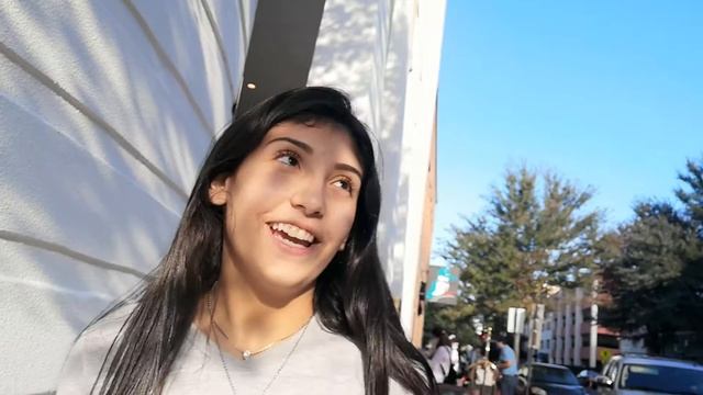 Visitando el DOWNTOWN durante la PANDEMIEE. Durham, USA. смотреть онлайн