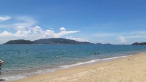 Пляж в Нячанге в апреле