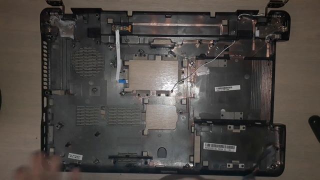 Toshiba C660 Disassembly (hinge repair) смотреть онлайн