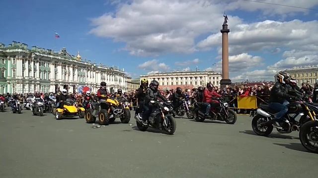 Открытие мотосезона (Петербург, Дворцовая площадь, 4 мая 2019) смотреть онлайн