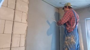 Процесс штукатурки стен Ротбандом. Часть 1. Процесс заглаживания гипсовой штукатурки своими руками.