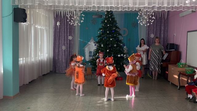 Танец Белочек с ложками смотреть онлайн