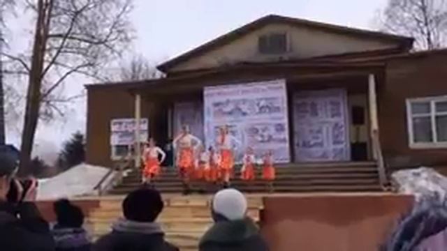 Танцевальный коллектив Ровесники на благовещенской ярмарке, март 2017 Видео Алёна Валькова3 смотреть онлайн