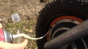 Пена монтажная в колесо электроскутера! Как в дороге заклеить колесо!