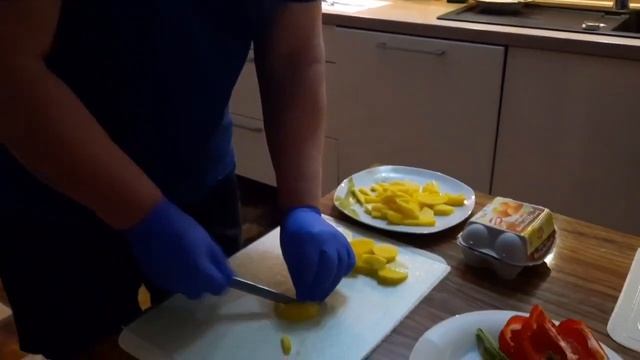 ГЕРМАНИЯ/ВЛОГ? УЖИН С МУЖЕМ НА ДВОИХ??КАК ЗАСТАВИТЬ МУЖЧИНУ ГОТОВИТЬ?❓?♀️ПОНРАВИЛСЯ ВАМ РЕЦЕПТИК❓? смотреть онлайн