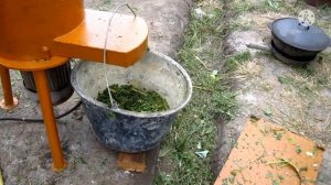 Смотри как Траворезка рубит траву . Делаем и отправляем!