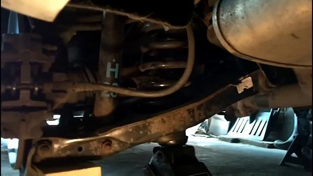 Replace Rear Spring on Mercedes W203 2003 C Class C180K смотреть онлайн