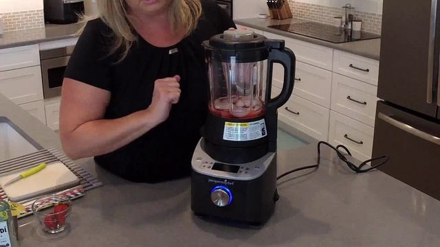 Strawberry Daiquiri in the Deluxe Cooking Blender смотреть онлайн