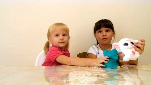 Обзор овечки и лягушки LUVIMALS FurRealFriends. Смешные и классные. Игры для детей.