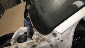 Как срезать лобовое стекло на VW Polo Sedan