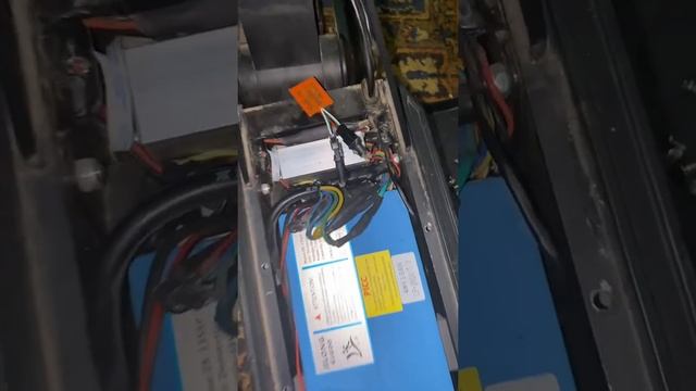 Девушка подключила УПГ к Kugoo G2 Pro. Всё сразу же... смотреть онлайн