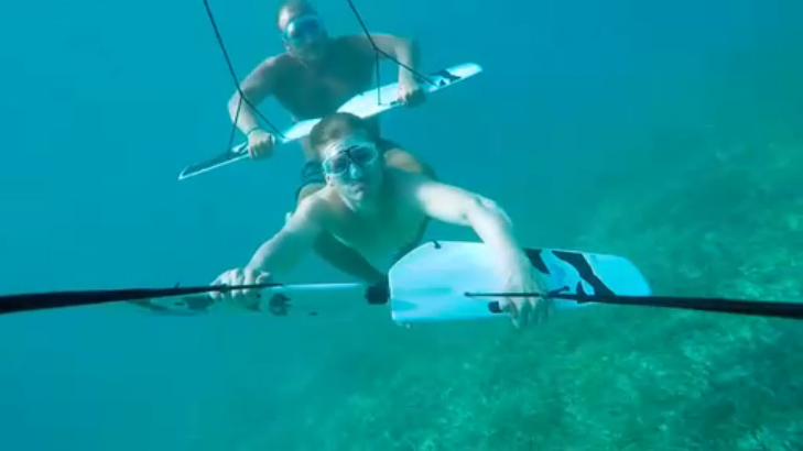 Забавный подводный дайвинг смотреть онлайн