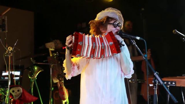 Серебряная свадьба - Da:Da - Марш Зюбликов, Старая падла смотреть онлайн