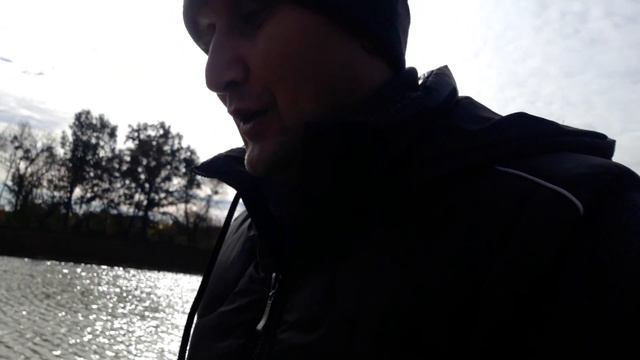 Никогда не здавайте мёд оптом. 1000 гривен за килограмм.