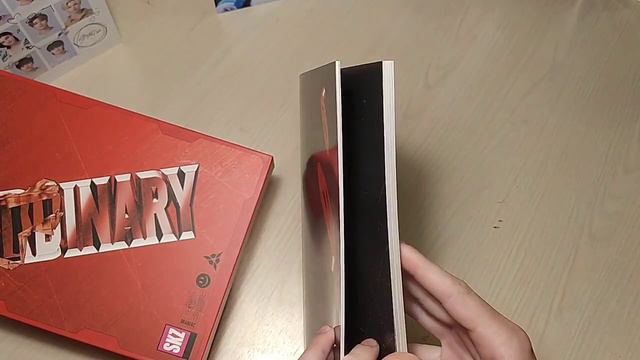 unboxing | распаковка альбома Stray kids ODDINARY | праздную год с скз🥳 смотреть онлайн