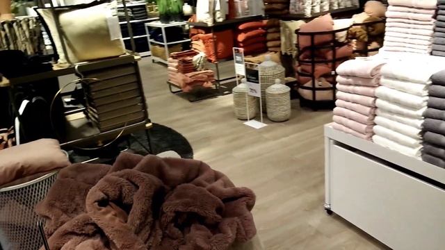 витрина чая и магазин домашнего текстиля Hemtex, Швеция смотреть онлайн