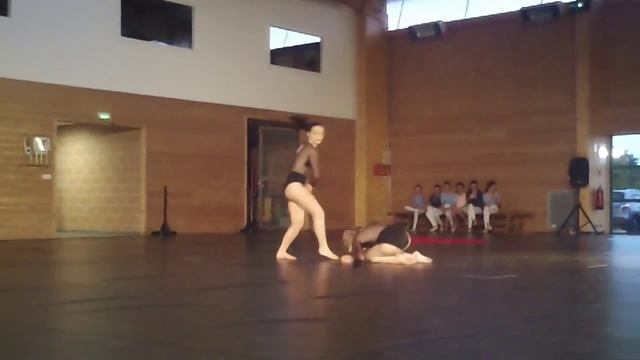 Duo danse La Terre vue du ciel- Armand Amar Julie&Clemence смотреть онлайн