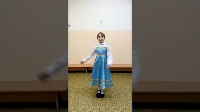 "Россиночка-Россия" песня в исполнении солистки ансамбля "Россиночка" Виолетты Пугачевой смотреть онлайн