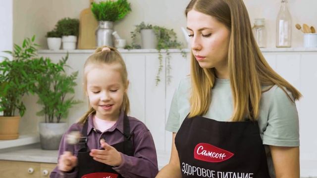 ПРИГОТОВИТ ДАЖЕ РЕБЕНОК: Куриные маффины с сыром. Готовим вкусный и простой ужин вместе с детьми! смотреть онлайн