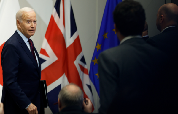 Financial Times предрекает конец эпохи лидерства США и Большой семерки