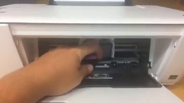 How To Change Ink Cartridges On HP DESKJET 2540 смотреть онлайн