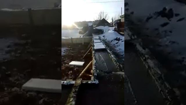 Завершенная заливка фундамента, процесс укладки электро нагревательной плёнки, Eqon A смотреть онлайн