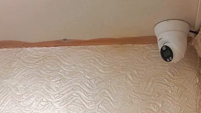 "камера 5 Мп ВМЕСТО ОХРАНОЙ СИГНАЛИЗАЦИИ" с проблесковыми маячками и сиреной от компании Dahua смотреть онлайн