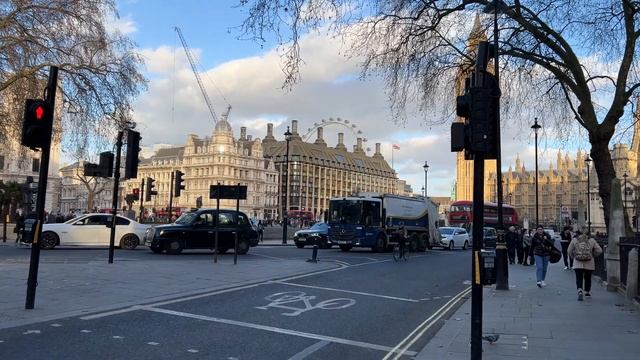 London Walk, London Victoria Station, Westminster Abbey, Whitehall, Trafalgar Square, Covent Garden