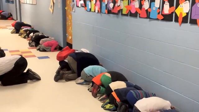 Witness a mock tornado drill at Hunter Elementary смотреть онлайн