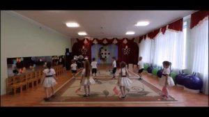 Танец с флажками