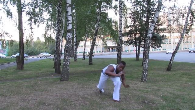 02 Esquiva de frente Axe Capoeira смотреть онлайн