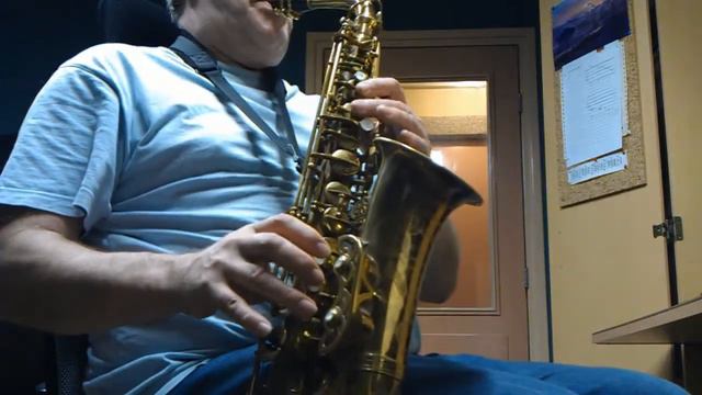 "laughing bee" altsaxofoon solo played by Leo Leffef смотреть онлайн