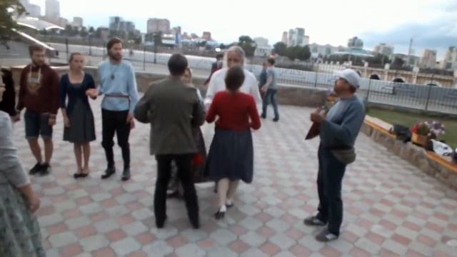 Народные танцы и пляски. Танец "Четвёра" | Танцуем с "Уральской вечёркой" смотреть онлайн