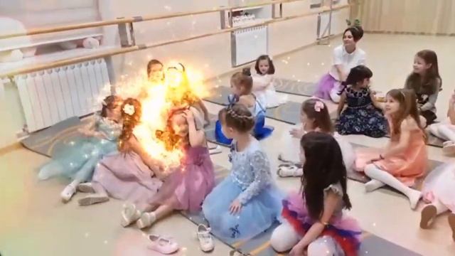 Новый год в школе современного танца "Счастливые люди" смотреть онлайн
