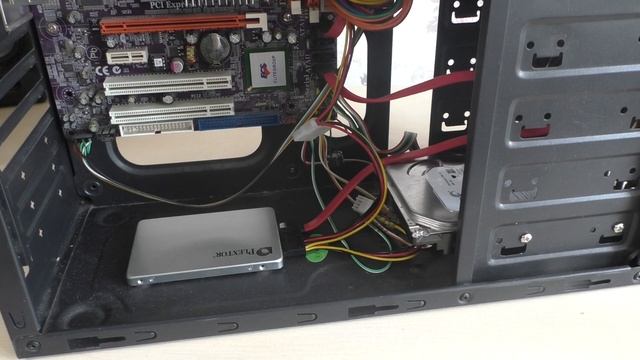 Как убрать SSD диск с компьютера.Извлечь ССД.Отключение Твердотельного накопителя смотреть онлайн