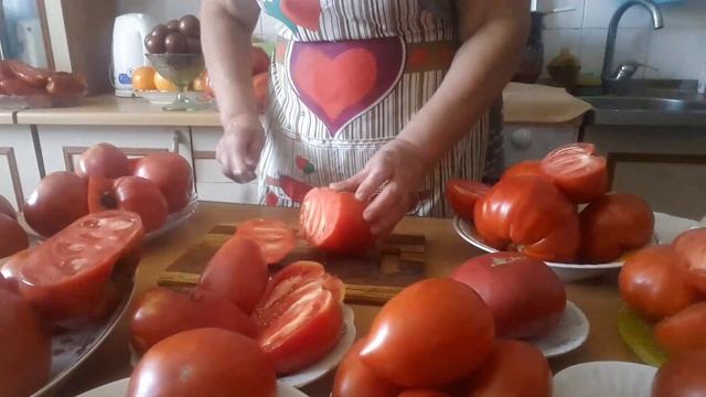 Помидоры ГИГАНТЫ - дегустация! Вторая часть обзора. смотреть онлайн