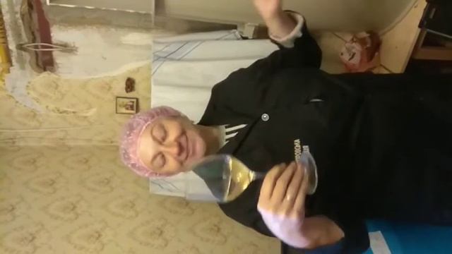 Розливаем белое сухое Шардоне смотреть онлайн