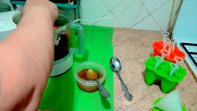 КАК ПРИГОТОВИТЬ ВКУСНОЕ И ПОЛЕЗНОЕ КЛУБНИЧНОЕ МОРОЖЕНОЕ ЛЕГКО И ПРОСТО. смотреть онлайн