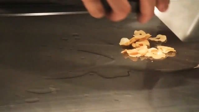 Теппаньяки в Японии-Стейк, Королевские Креветки и Чесночный Рис смотреть онлайн