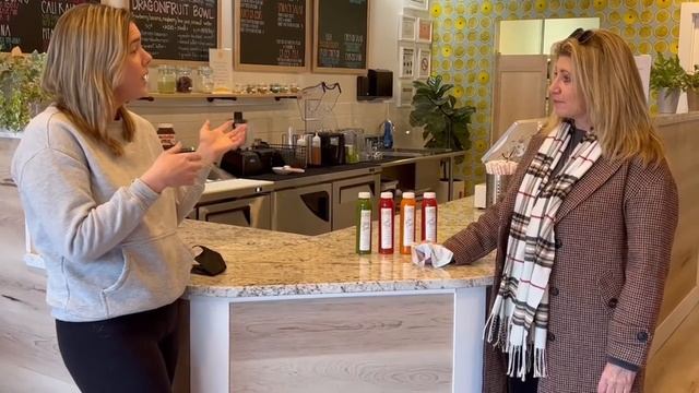 Spotlight on Juici cafe in Greenlawn смотреть онлайн