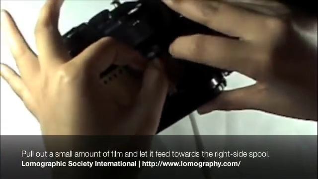 The Zenit 122K SLR - Loading 35mm Film смотреть онлайн