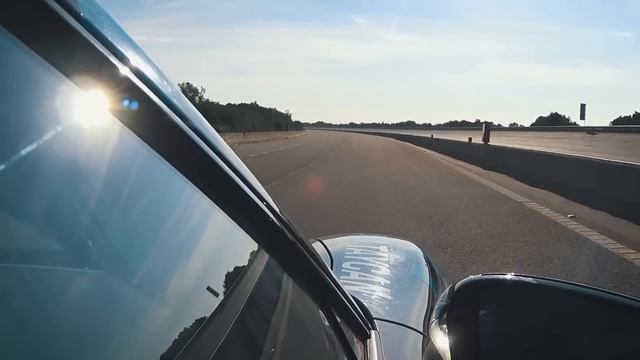 Tesla Model 3 взорвала рынок, Porsche Taycan поставил рекорд, новые гибриды от Мерседес смотреть онлайн