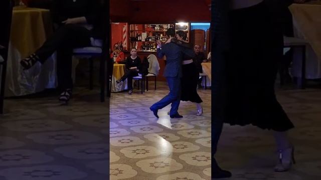 Roque Bravo & Elise Babrot - Casimiro Milonga - La vi llegar смотреть онлайн