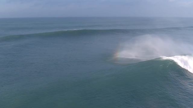 DRONE FOOTAGE OF MASSIVE WAVES IN NEWQUAY, CORNWALL, UK