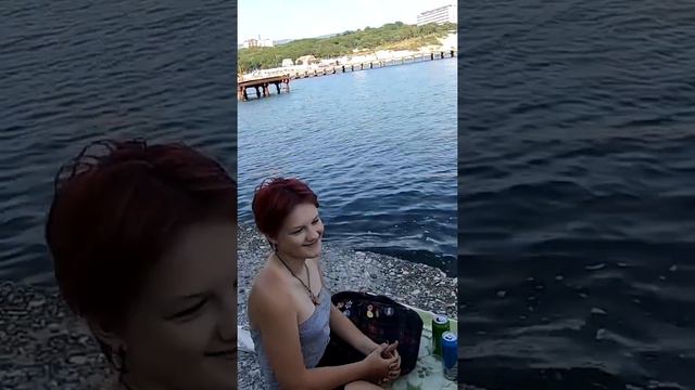 Голубая бухта, Пообщался с девушкой, дикие места смотреть онлайн