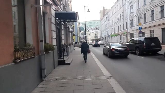 Москва. Прогулка по Трубной улице смотреть онлайн